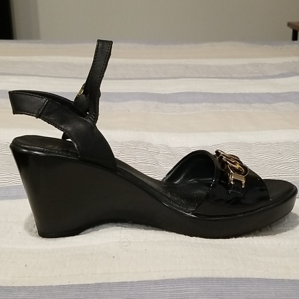 Us 8 - Sandals - Picture 2 of 7